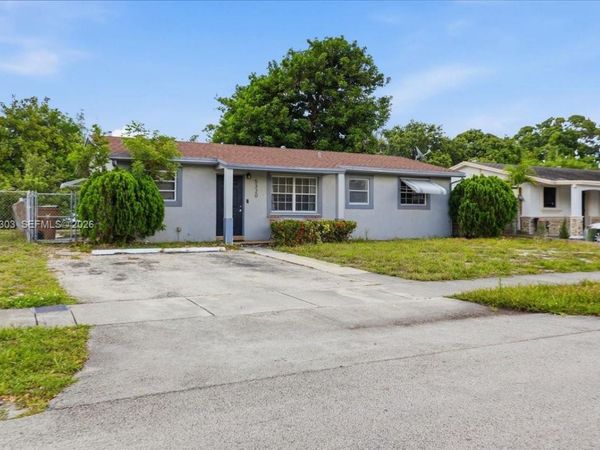 5320 NE 8th Ave , Deerfield Beach, FL 33064