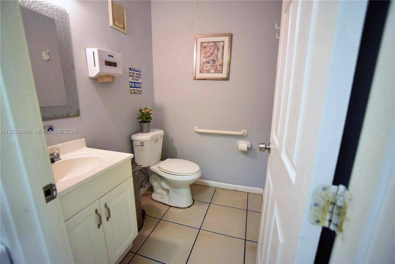 Please Call For Address, Hialeah, FL 33012 Photo