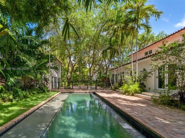 5812 Alton Rd , Miami Beach, FL 33140