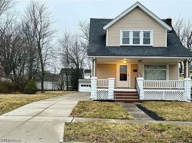 9725 Parkview Avenue , Garfield Heights, OH 44125
