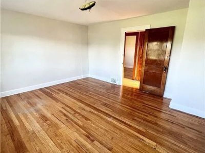 9725 Parkview Avenue, Garfield Heights, OH 44125 Photo 13