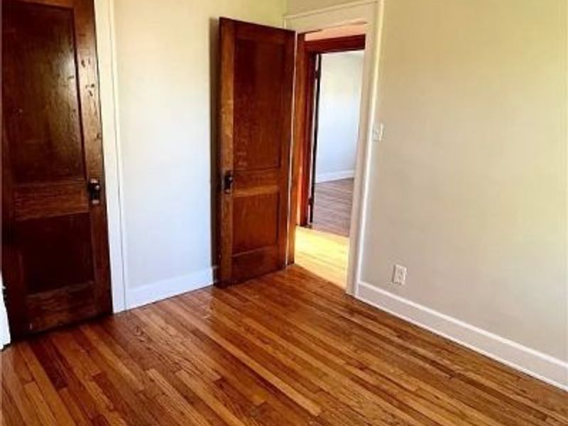 9725 Parkview Avenue, Garfield Heights, OH 44125 Photo 18