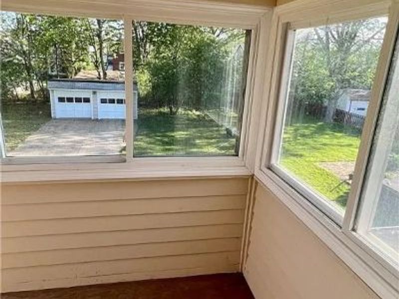 9725 Parkview Avenue, Garfield Heights, OH 44125 Photo 21