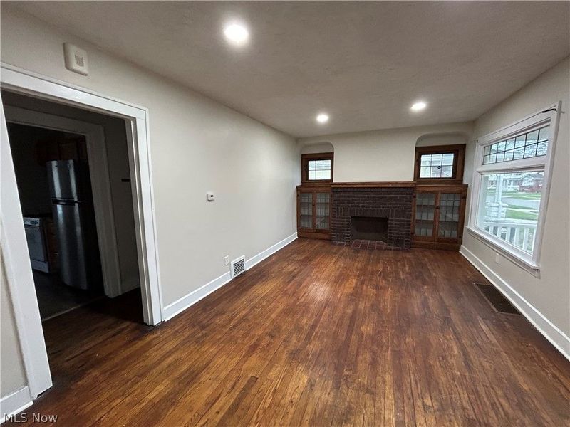9725 Parkview Avenue, Garfield Heights, OH 44125 Photo 3