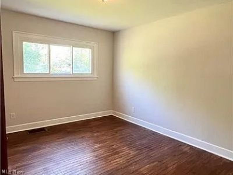 9725 Parkview Avenue, Garfield Heights, OH 44125 Photo 4