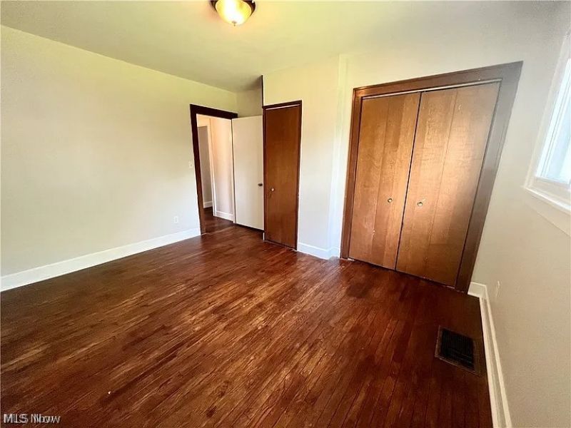 9725 Parkview Avenue, Garfield Heights, OH 44125 Photo 5