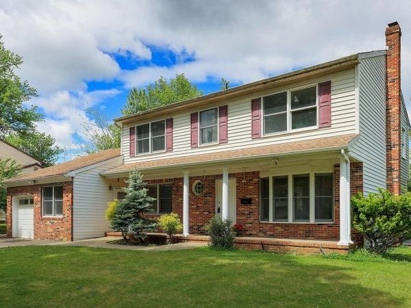 9 Starlite Ct, Westfield, NJ 07090