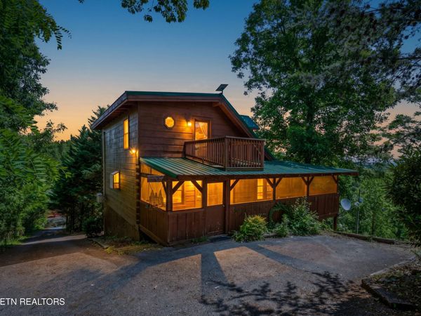 1086 Sharp Hollow Rd, Sevierville, TN 37862