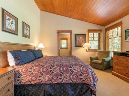 12193 Lookout Loop, Truckee, CA 96161 Photo