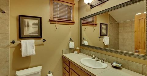 12193 Lookout Loop, Truckee, CA 96161 Photo