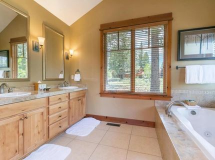 12193 Lookout Loop, Truckee, CA 96161 Photo