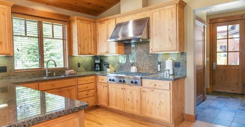 12193 Lookout Loop, Truckee, CA 96161 Photo