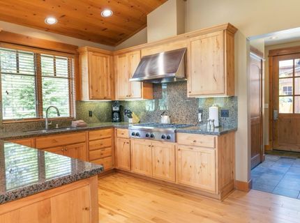 12193 Lookout Loop, Truckee, CA 96161 Photo