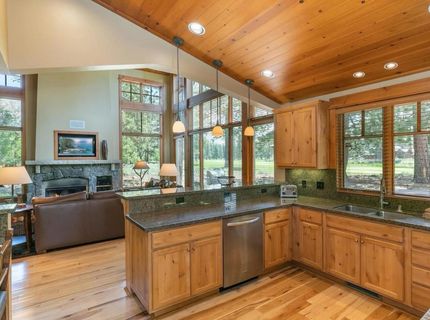 12193 Lookout Loop, Truckee, CA 96161 Photo