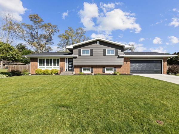 1528 N Bay Drive, Elkhart, IN 46514