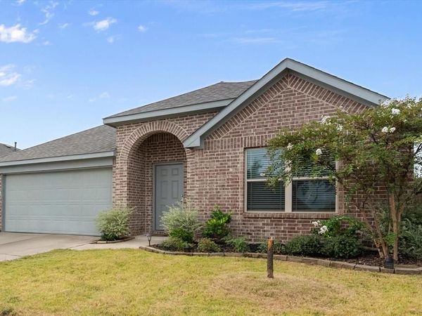 1100 Nighthawk Trail, Alvarado, TX 76009
