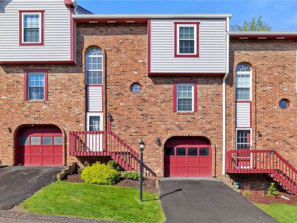 2104 Timberglen Dr , Imperial, PA 15126