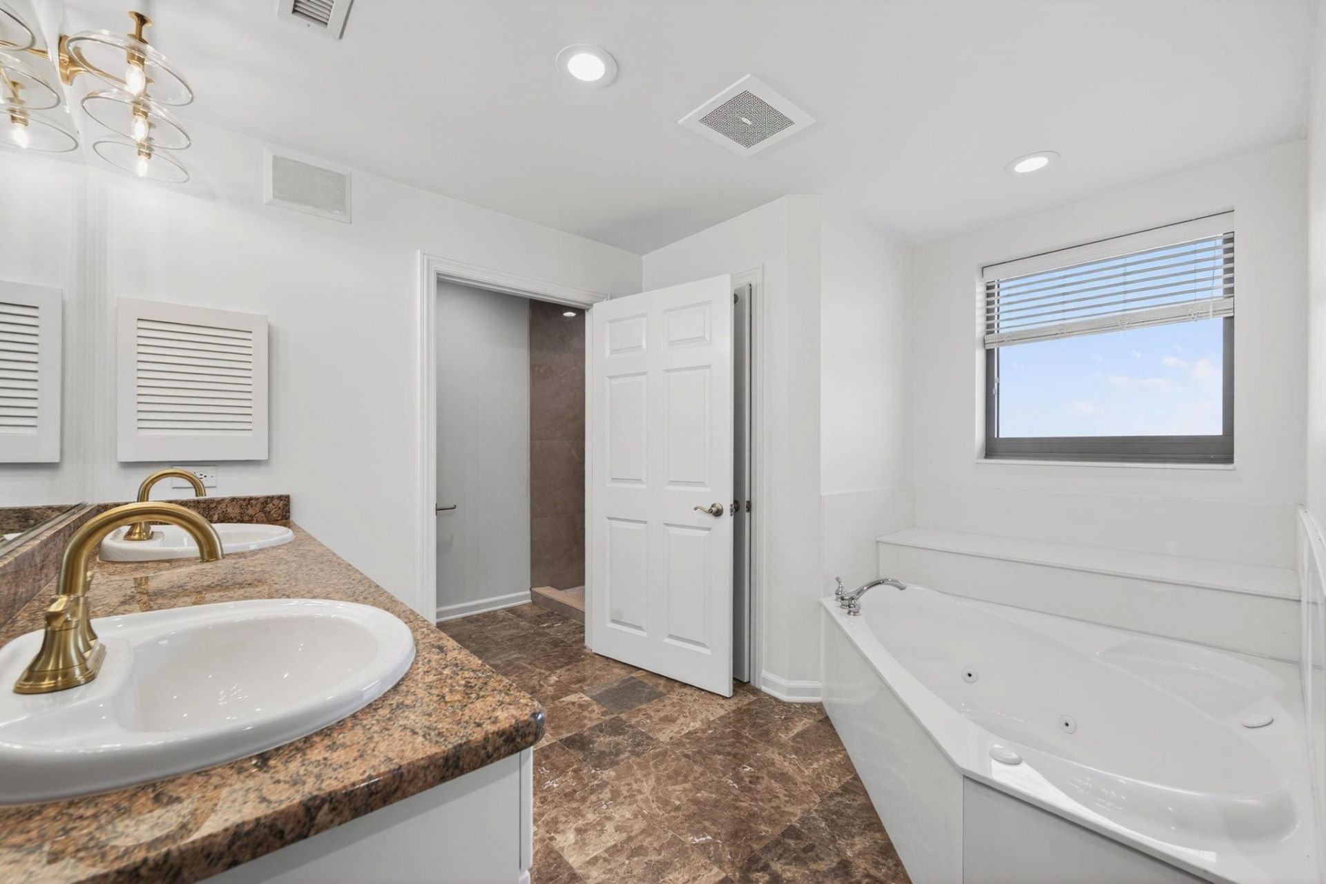 8500 Margate Circle Photo 37
