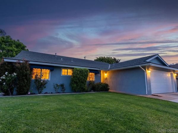 20022 Cove Circle , Huntington Beach, CA 92646