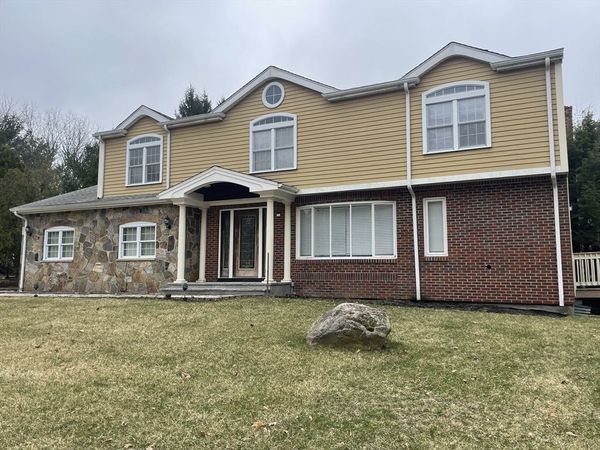 243 Weatherbee Dr, Westwood, MA 02090