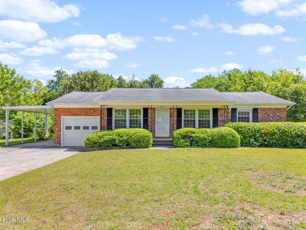 7517 Bridgeman Drive, Fayetteville, NC 28303