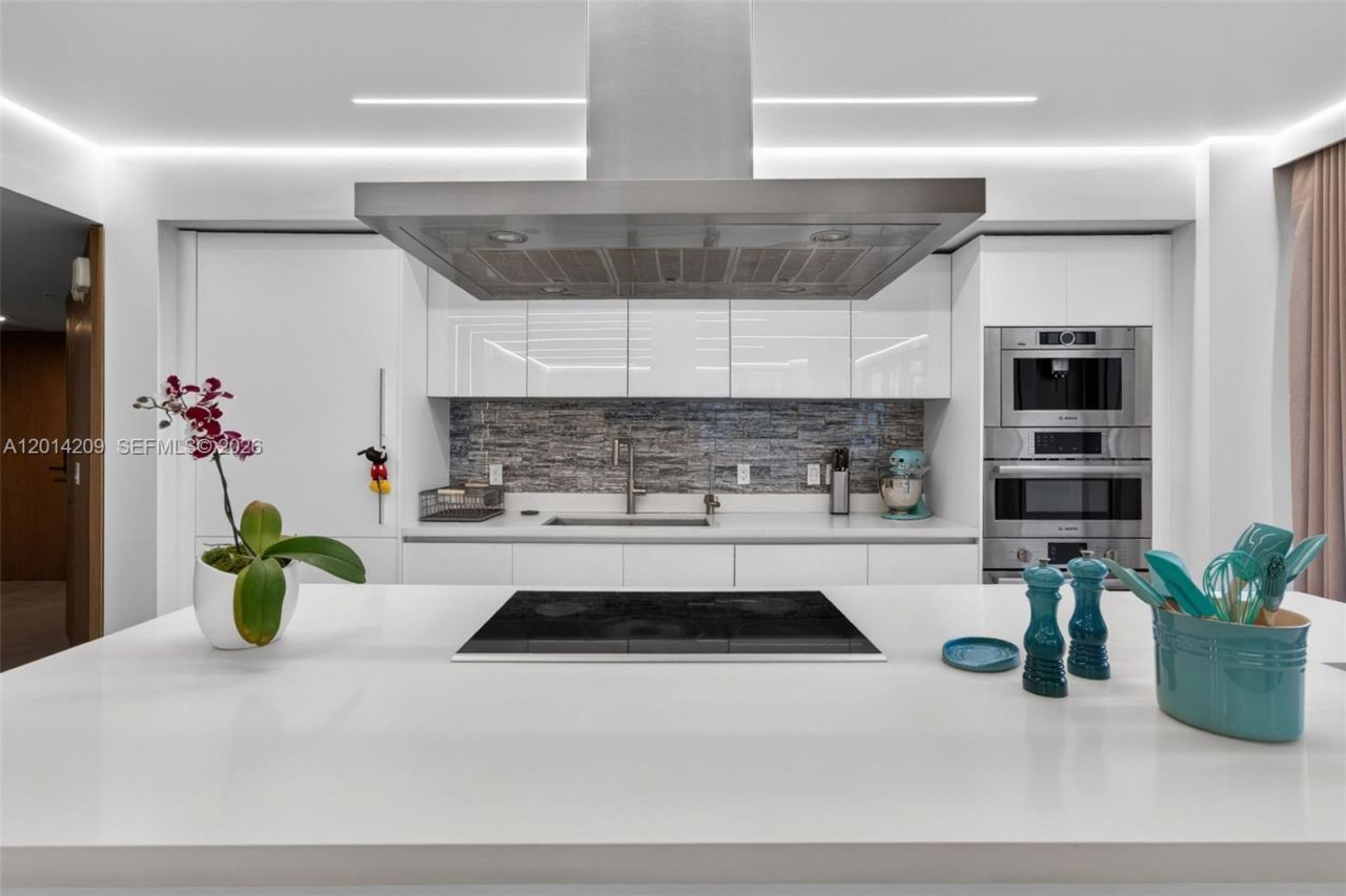 300 Sunny Isles Blvd, Unit 4-1902, Sunny Isles Beach, FL 33160 Photo