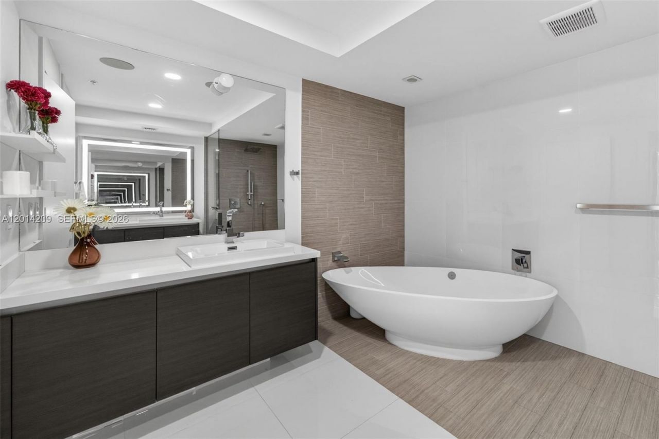 300 Sunny Isles Blvd, Unit 4-1902, Sunny Isles Beach, FL 33160 Photo