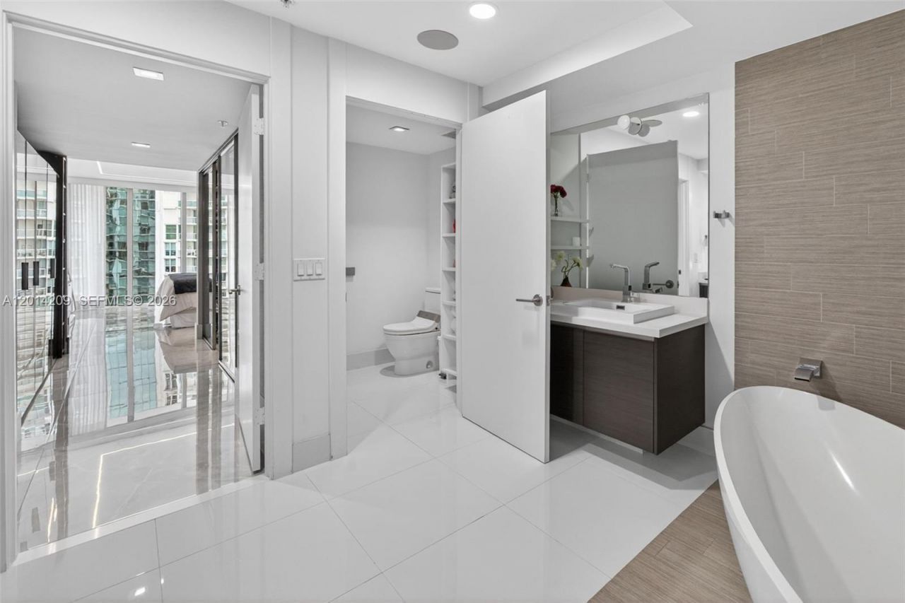 300 Sunny Isles Blvd, Unit 4-1902, Sunny Isles Beach, FL 33160 Photo