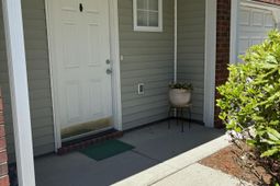 902 Yellow Hawthorn Circle photo 4