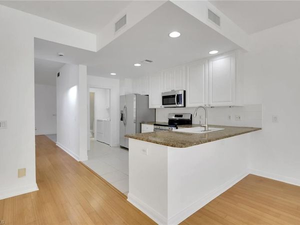 6284 Towncenter CIR, NAPLES, FL 34119