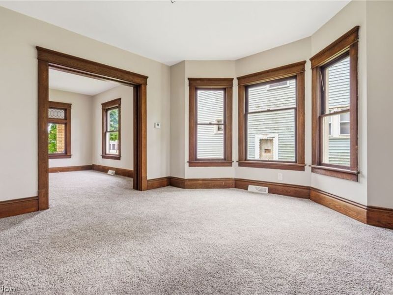 1387 S Seneca Avenue, Alliance, OH 44601 Photo 10