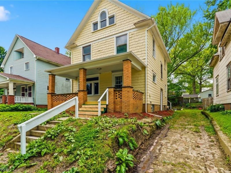 1387 S Seneca Avenue, Alliance, OH 44601 Photo 2