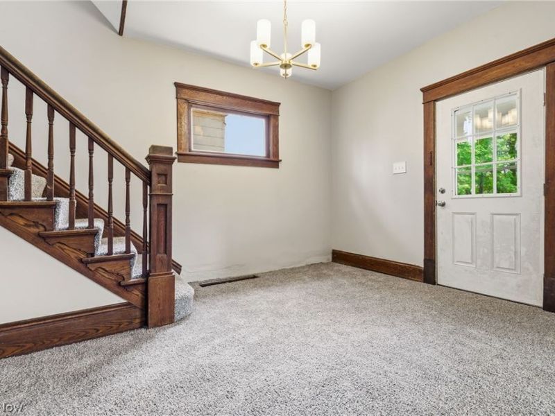 1387 S Seneca Avenue, Alliance, OH 44601 Photo 7
