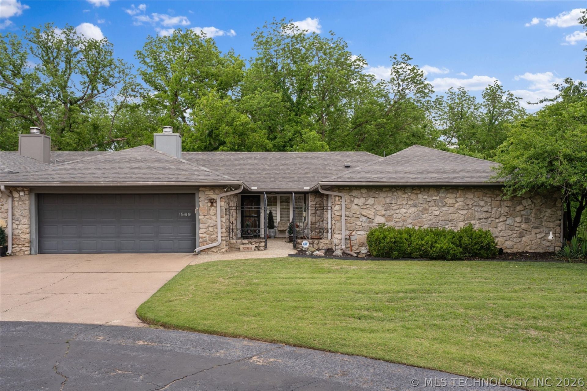 1569 Pecan Place , Bartlesville, OK 74003 Main Photo
