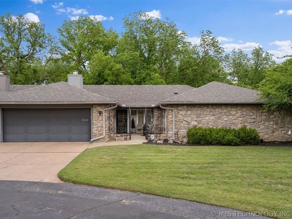 1569 Pecan Place , Bartlesville, OK 74003
