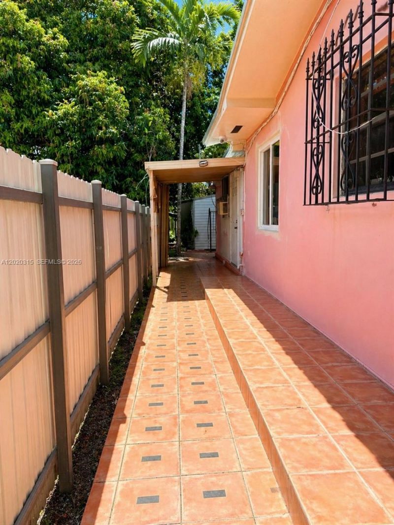 610 SW 66th Ave , Miami, FL 33144 Photo