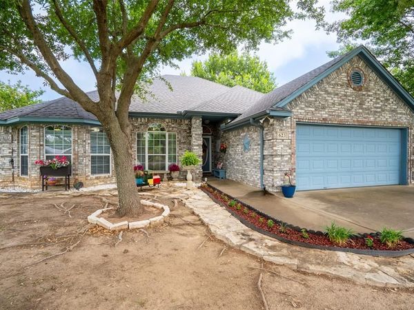 623 Newlin Lane, Granbury, TX 76048