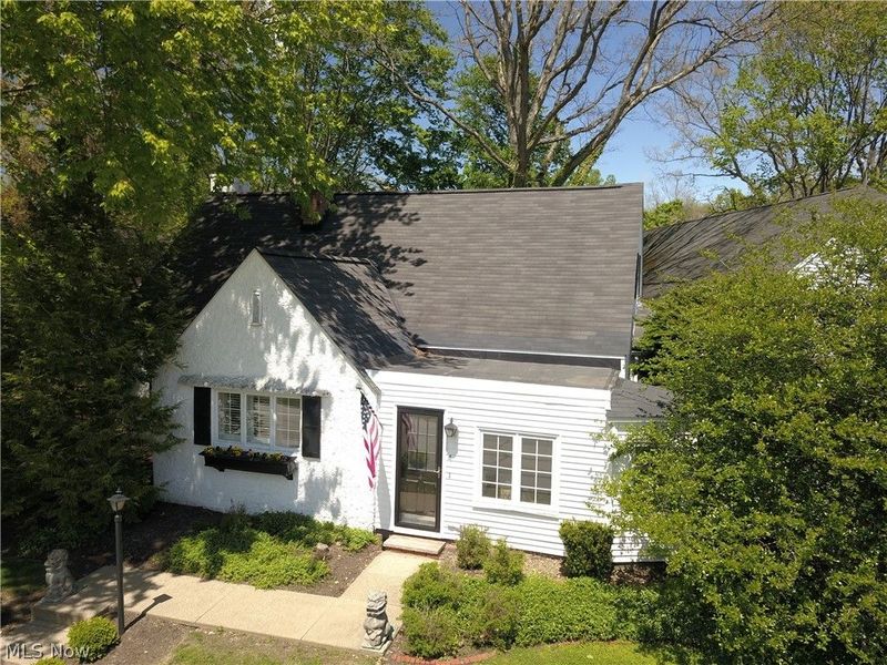 14661 Hillbrook Lane N, Unit 4, Chagrin Falls, OH 44022 Photo 2