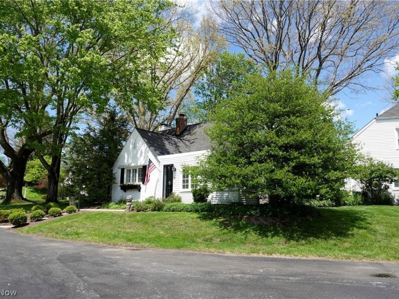 14661 Hillbrook Lane N, Unit 4, Chagrin Falls, OH 44022 Photo 4