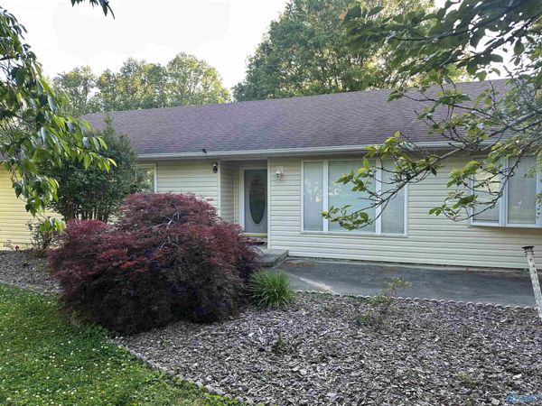 829 10th Street NW, Arab, AL 35016