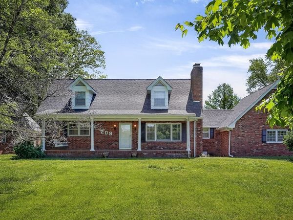 209 Myers St., Livingston, TN 38570