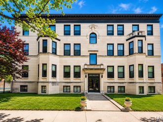 4256 Maryland Saint Louis, MO 63108