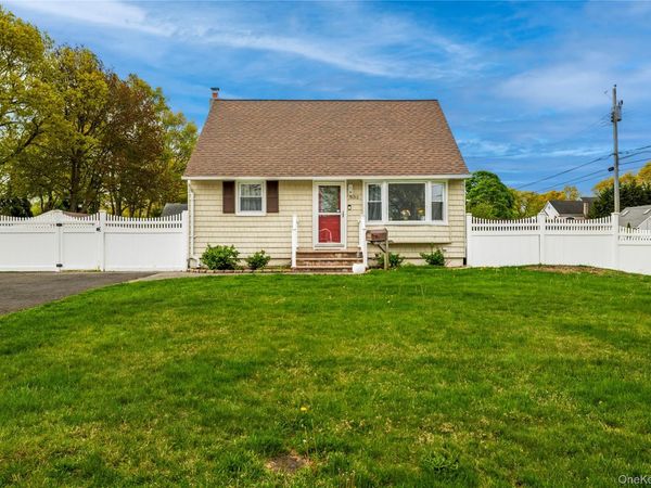 532 Rockaway Street, West Islip, NY 11795