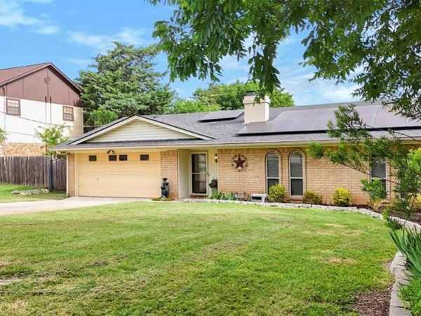 1315 W Ridge Drive, Duncanville, TX 75116