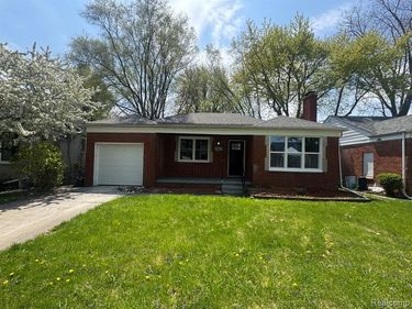 20910 Van Antwerp, Harper Woods, MI 48225