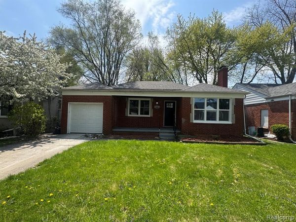20910 Van Antwerp, Harper Woods, MI 48225