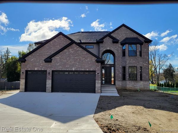 25 FLORENCE Drive, Troy, MI 48098