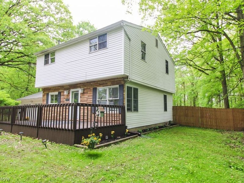 8248 Dawson Drive SE, Warren, OH 44484 Photo 2