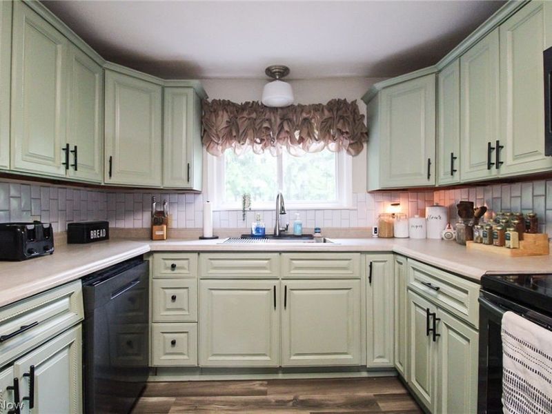8248 Dawson Drive SE, Warren, OH 44484 Photo 3
