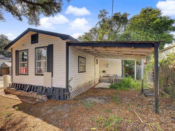 3205 Barrancas Ave, Pensacola, FL 32507